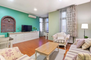 Life in Colors - Elegant 2BD Premium Stay